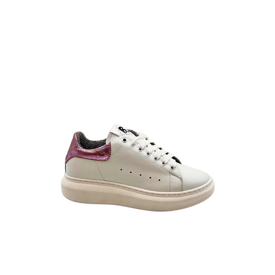 B68 Iconic White/Pink