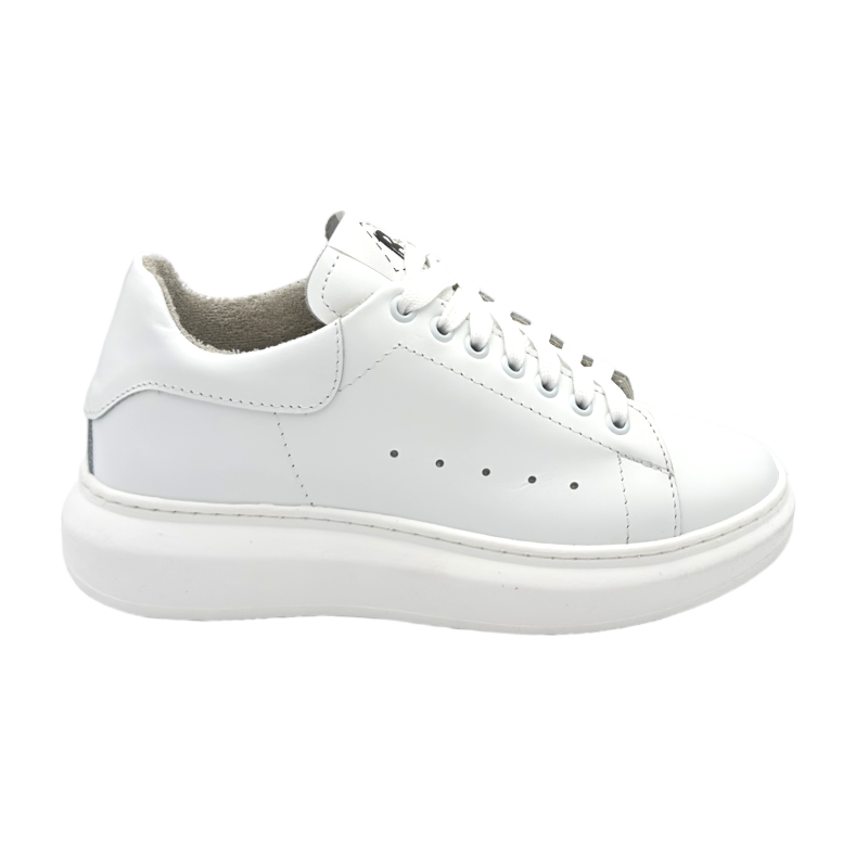 B68 Iconic White